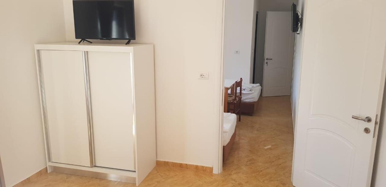 Apartments Villa Dovinefa Ксамил Екстериор снимка