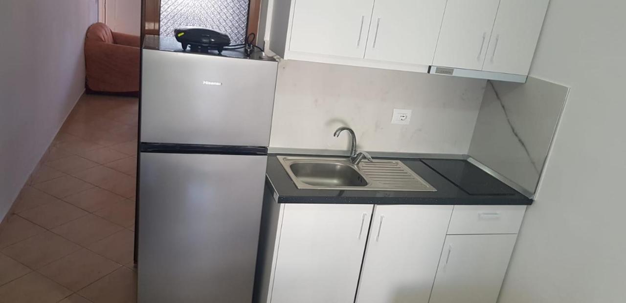 Apartments Villa Dovinefa Ксамил Екстериор снимка