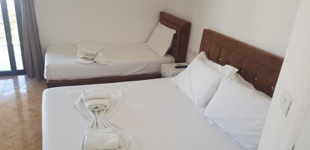 Apartments Villa Dovinefa Ксамил Екстериор снимка