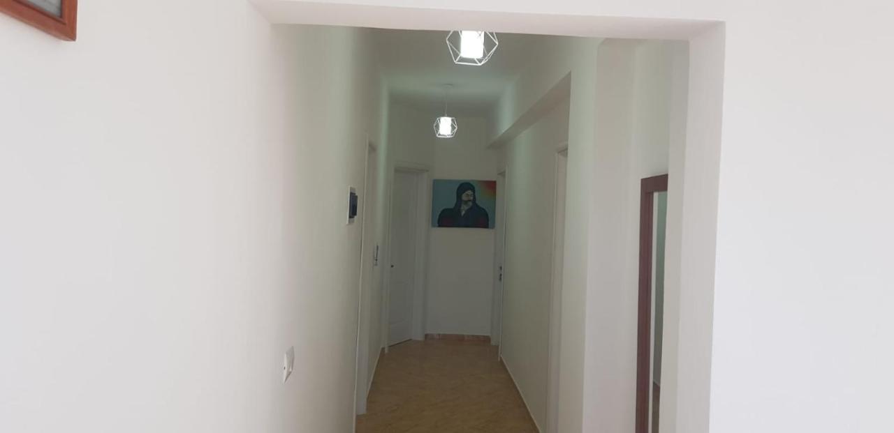 Apartments Villa Dovinefa Ксамил Екстериор снимка