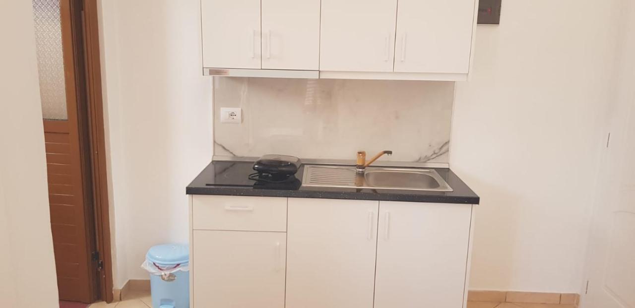Apartments Villa Dovinefa Ксамил Екстериор снимка
