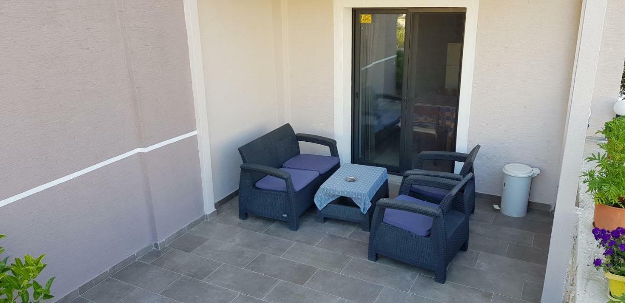 Apartments Villa Dovinefa Ксамил Екстериор снимка